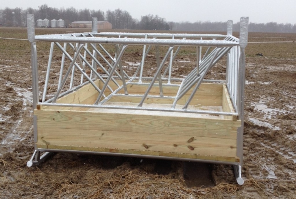 VL-2882 Cattle Hay Feeder - Save Money & Time | Klene Pipe Structures